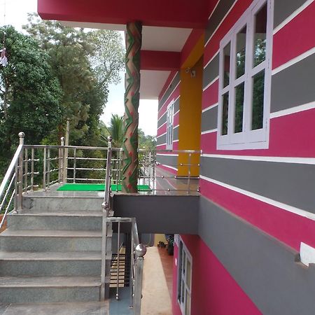 Iroomz Sri Vinayaka Comfort Virajpet Exterior photo